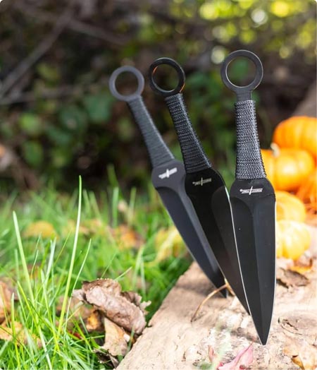 Throwing knives thumbnail